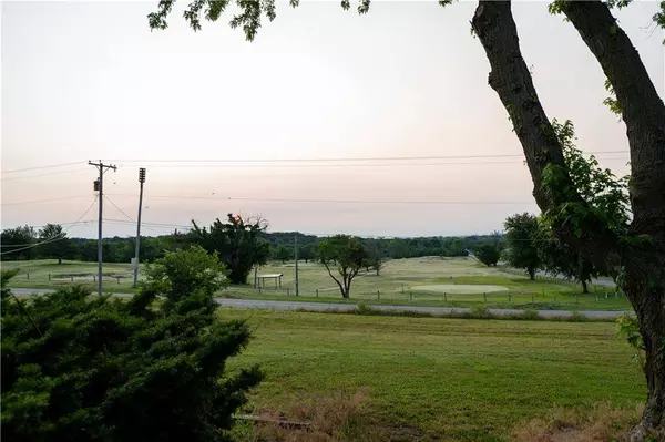 1002 N Cline RD, Coffeyville, KS 67337