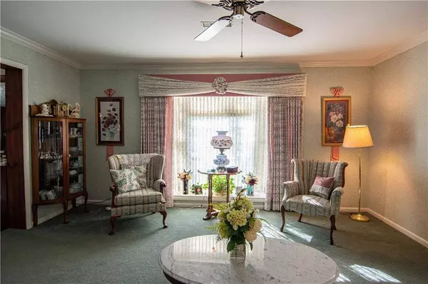 111 N Edgewood DR, Coffeyville, KS 67337