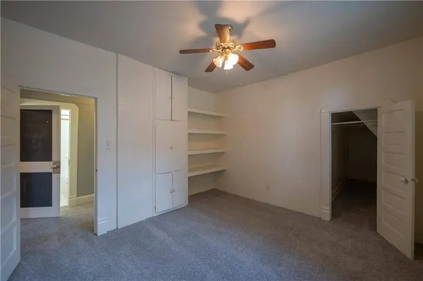 615 W 6th ST, Coffeyville, KS 67337