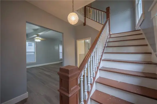 615 W 6th ST, Coffeyville, KS 67337