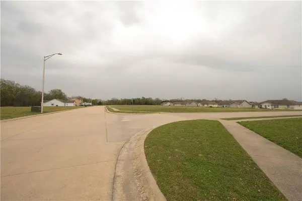 306 E John ST, Coffeyville, KS 67337