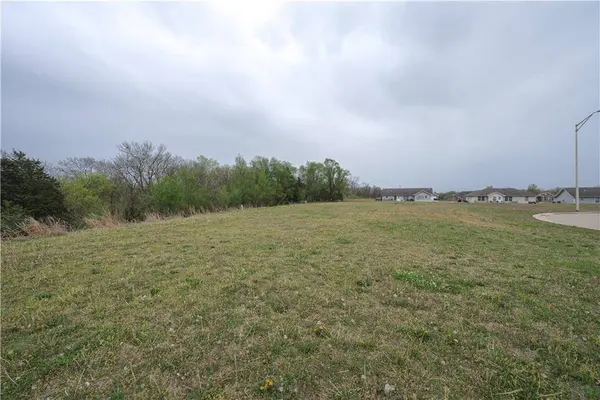 202 E John ST, Coffeyville, KS 67337