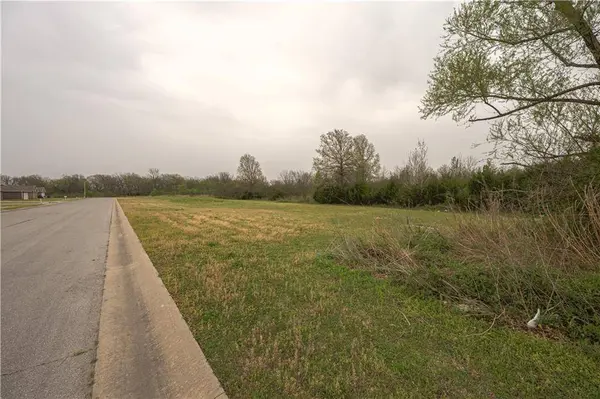 00000 E Polk ST, Coffeyville, KS 67337