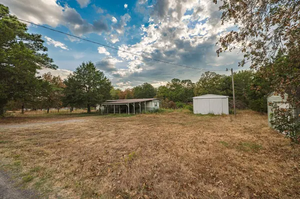 182 County Line E., Eufaula, OK 74432