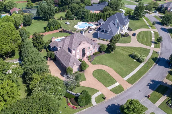 Hendersonville Luxury Home