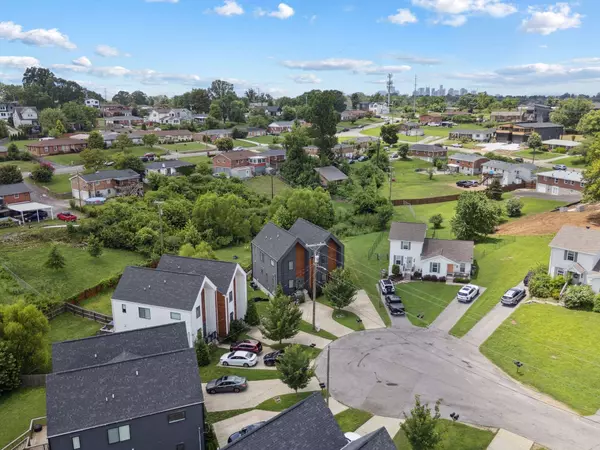 602 Newhall Dr, Nashville, TN 37206