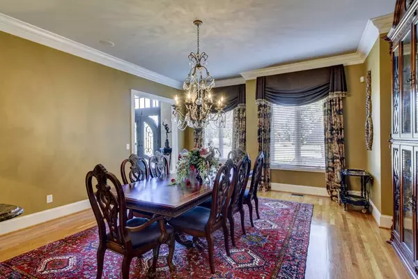 123 Main St, Nashville, TN 37213