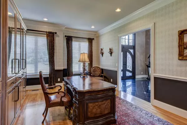 123 Main St, Nashville, TN 37213