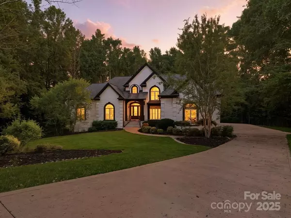 1001 Berwick Ct, Marvin, NC 28173-6550