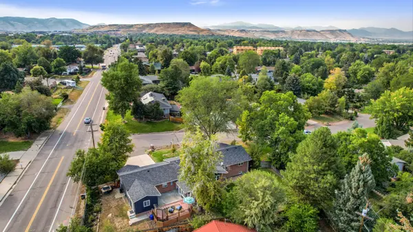 Applewood Neighborhood Guide: Established Community with Foothills Views