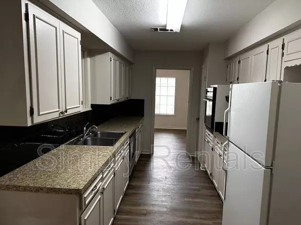 128 Royal Lane, Commerce, TX 75428