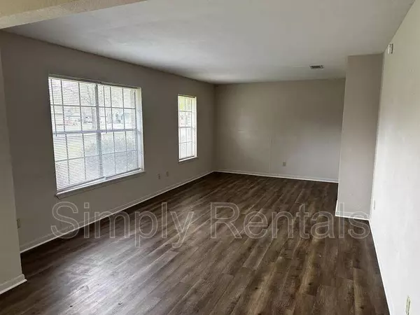 128 Royal Lane, Commerce, TX 75428