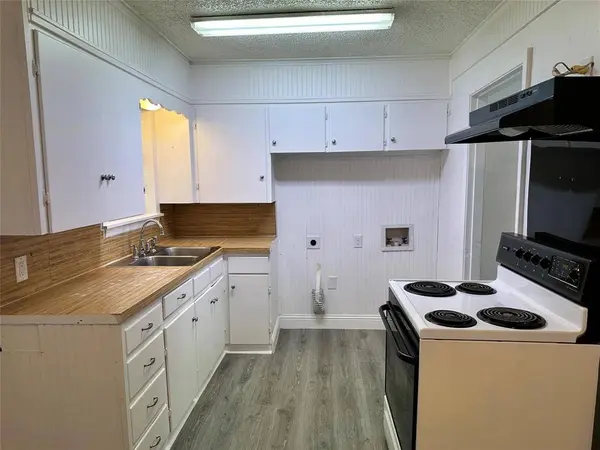 3211 Poplar Street, Greenville, TX 75402