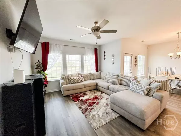 1667 SE Arnold Dr, Allenhurst, GA 31301