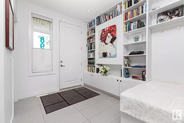 8915 80 AV NW, Edmonton, AB T6C 0T6