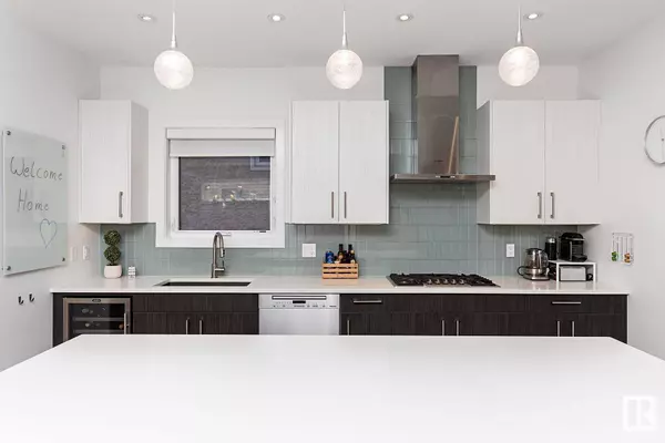 8915 80 AV NW, Edmonton, AB T6C 0T6