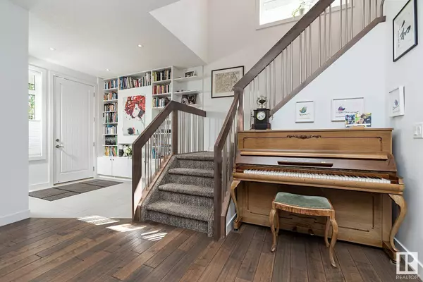 8915 80 AV NW, Edmonton, AB T6C 0T6