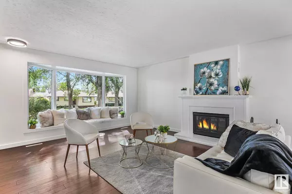 12216 56 ST NW, Edmonton, AB T5W 3T4