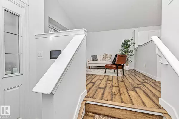 7822 SCHMID PL NW, Edmonton, AB T6R 0K5