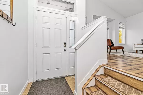 7822 SCHMID PL NW, Edmonton, AB T6R 0K5