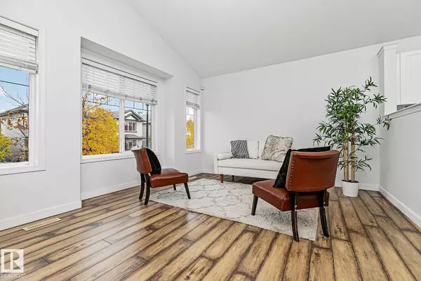 7822 SCHMID PL NW, Edmonton, AB T6R 0K5