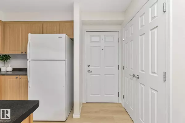 #112 630 MCALLISTER LO SW, Edmonton, AB T6W 1N3