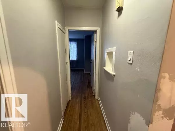 9811 78 AV NW, Edmonton, AB T6E 1N4