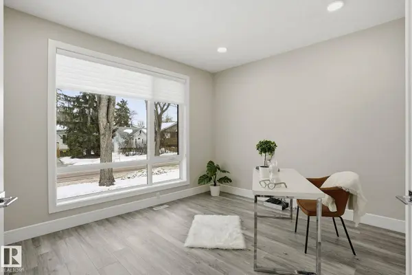 10633 64 AV NW, Edmonton, AB T6H 1T1