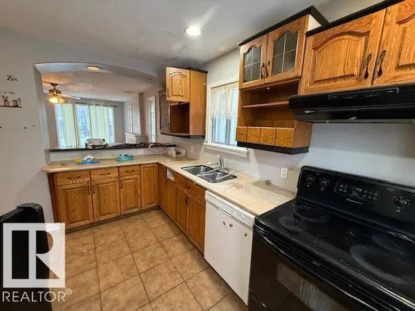 9811 78 AV NW, Edmonton, AB T6E 1N4