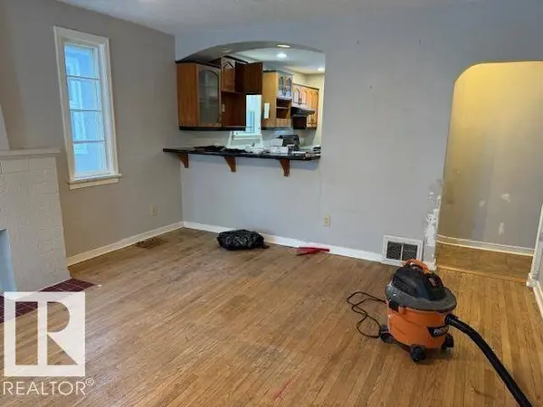 9811 78 AV NW, Edmonton, AB T6E 1N4