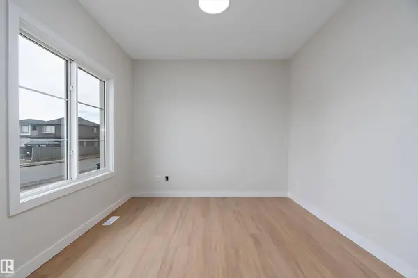 292 FRASER WY NW, Edmonton, AB T5Y 6C4