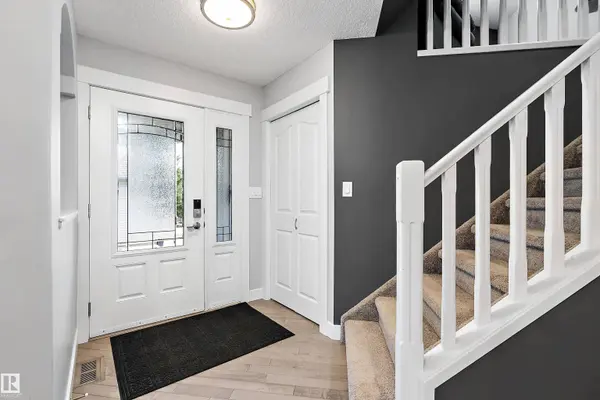 1223 117 ST NW, Edmonton, AB T6J 7E5