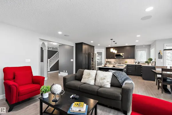 1223 117 ST NW, Edmonton, AB T6J 7E5