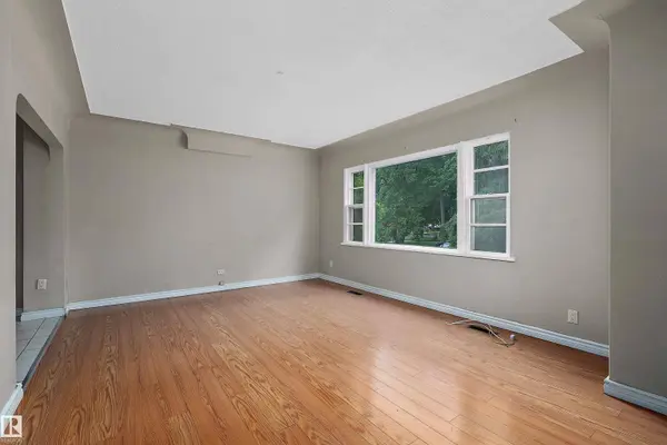 11507 123 ST NW, Edmonton, AB T5M 0G8