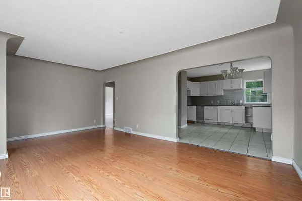 11507 123 ST NW, Edmonton, AB T5M 0G8
