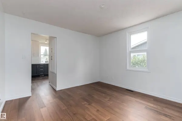 10941 150 ST NW, Edmonton, AB T5P 1R8