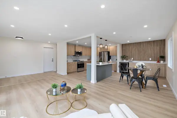 3515 105B ST NW, Edmonton, AB T6H 2K9