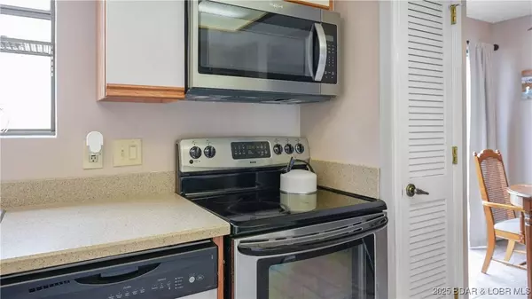 26 Casa Del Rio DR W #2D-677, Lake Ozark, MO 65049