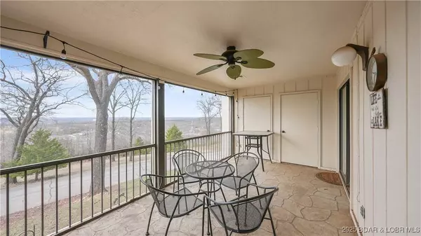 26 Casa Del Rio DR W #2D-677, Lake Ozark, MO 65049