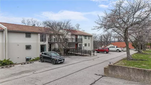 26 Casa Del Rio DR W #2D-677, Lake Ozark, MO 65049