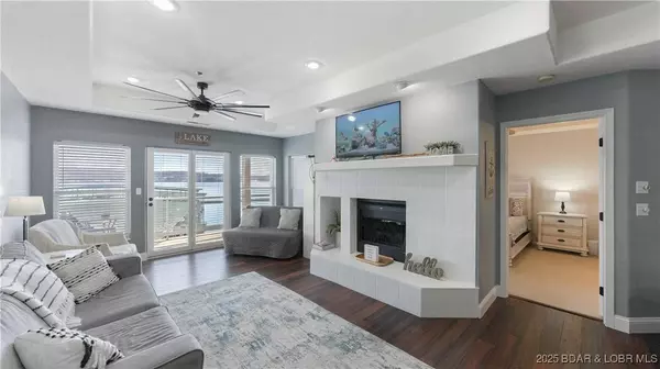 214 Emerald Bay DR #1B, Lake Ozark, MO 65049