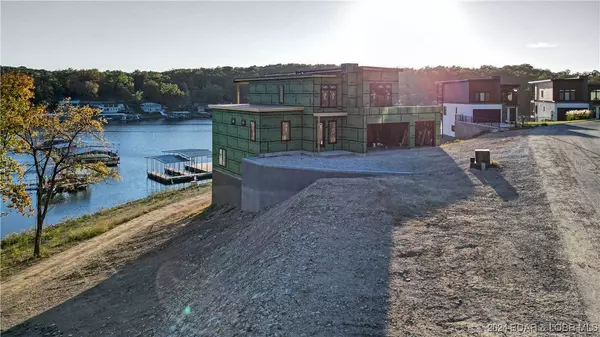 6 Forest Lake CIR, Lake Ozark, MO 65049