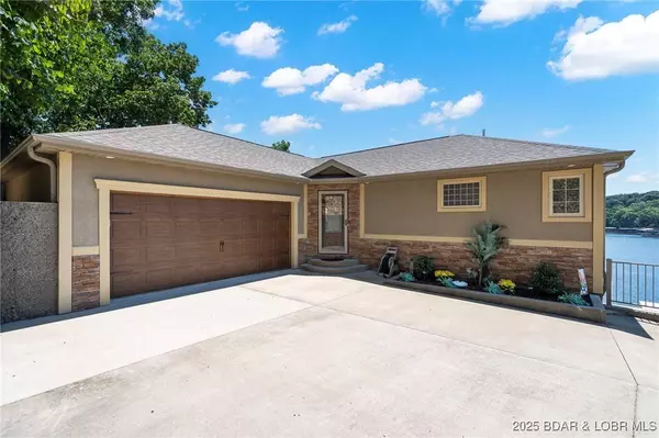 1998 Susan RD, Lake Ozark, MO 65049