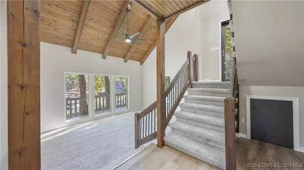 64 Buttercup RD, Lake Ozark, MO 65049