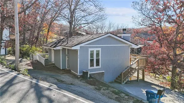 279 Spring RD, Lake Ozark, MO 65049