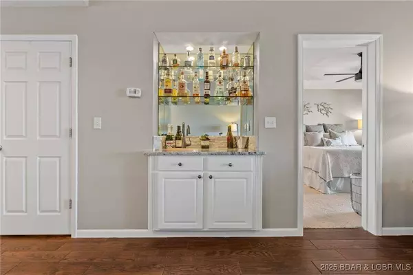 164 Sac RD #402B, Sunrise Beach, MO 65079