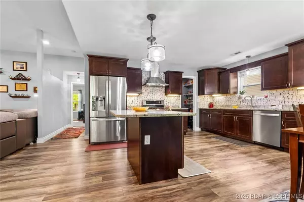 1161 Kays Point RD, Lake Ozark, MO 65049