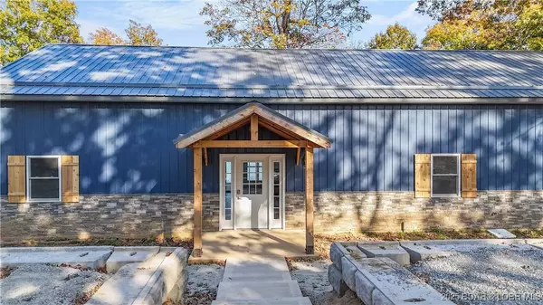 834 Emerald Hills DR, Edwards, MO 65326
