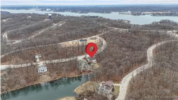 422 Scarsdale CIR, Lake Ozark, MO 65049