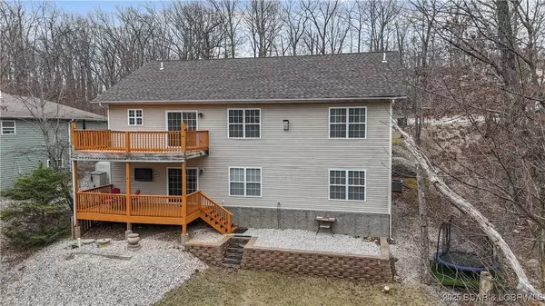 422 Scarsdale CIR, Lake Ozark, MO 65049